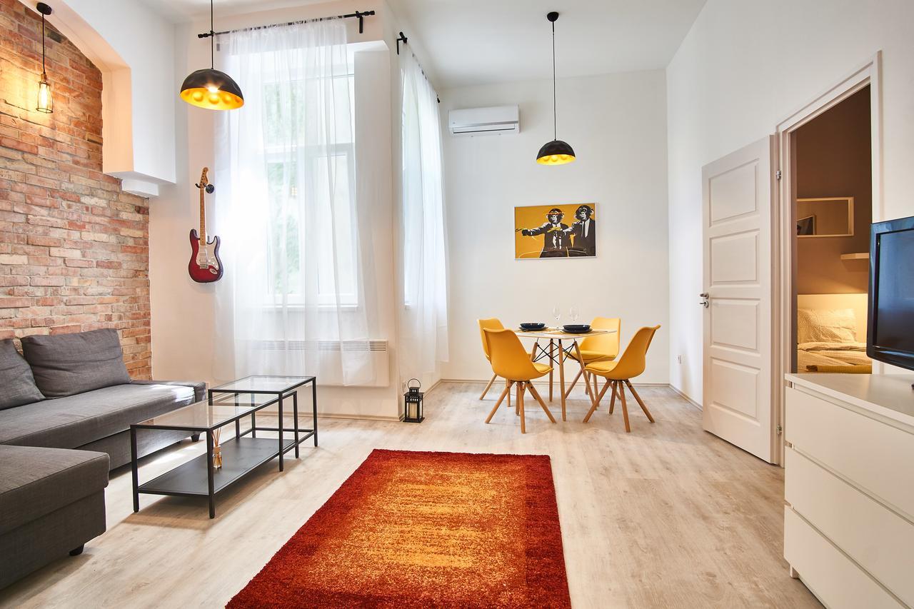 Design Apartment In The City Center With Ac Budapest Bagian luar foto