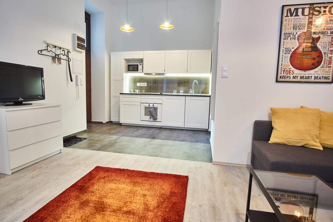 Design Apartment In The City Center With Ac Budapest Bagian luar foto