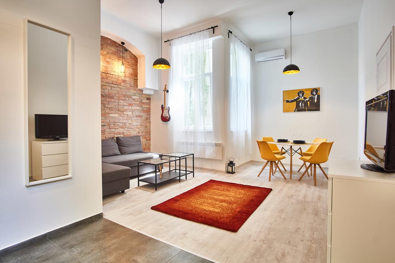 Design Apartment In The City Center With Ac Budapest Bagian luar foto