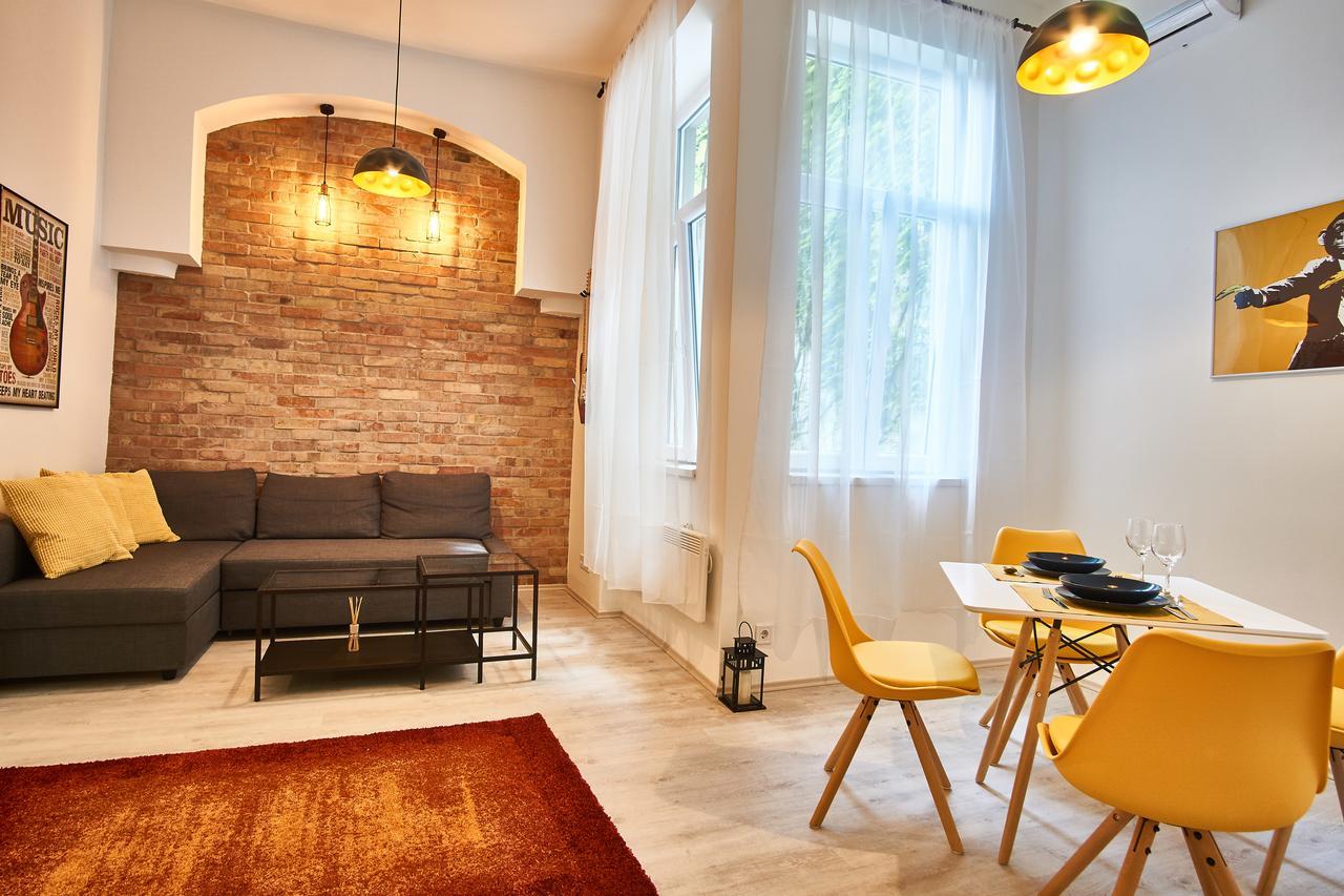 Design Apartment In The City Center With Ac Budapest Bagian luar foto